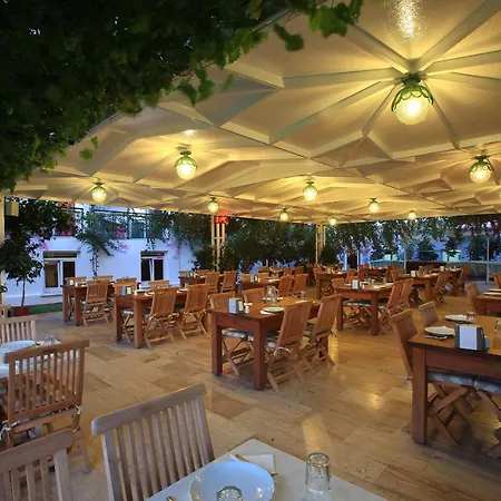 Catamaran Hotel
