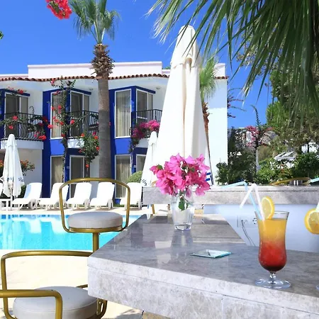 Catamaran Hotel